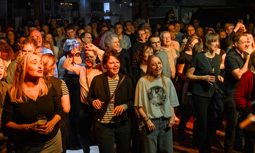 crowd

